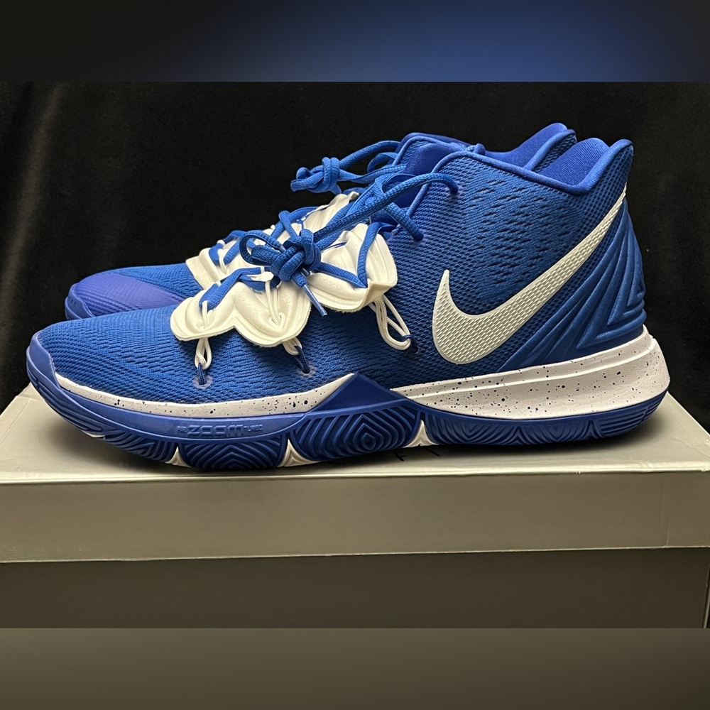 Nike Men’s Kyrie Irving Five Sneakers